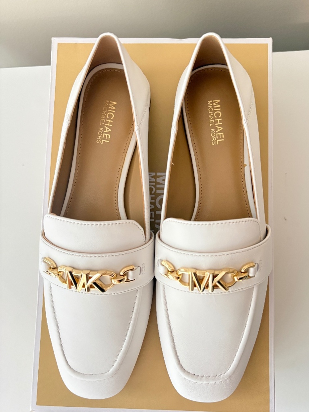 NIB Michael Kors Tiffanie Leather Loafers Optic White Empire MK Charm US 6.5M